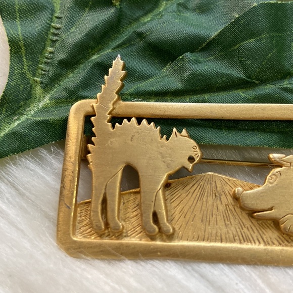 Vintage JJ Dog and Cat Pin - Picture 5 of 16